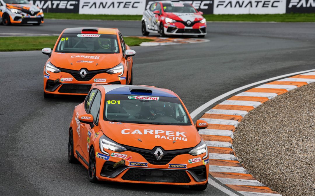 Sladká tečka v zemi tulipánů. Pekař zakončil vítězně středoevropskou sezonu Clio Cup Series