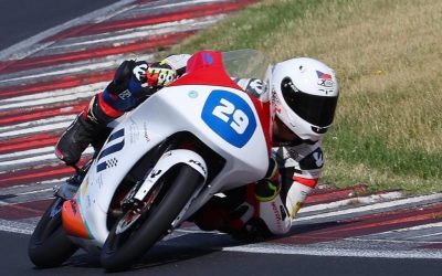 Český tým Accolade Smrz Racing BGR vsadí na dva mladé talenty
